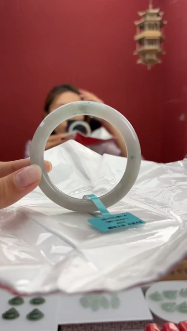 翡翠手镯（圆镯）未镶嵌2手镯