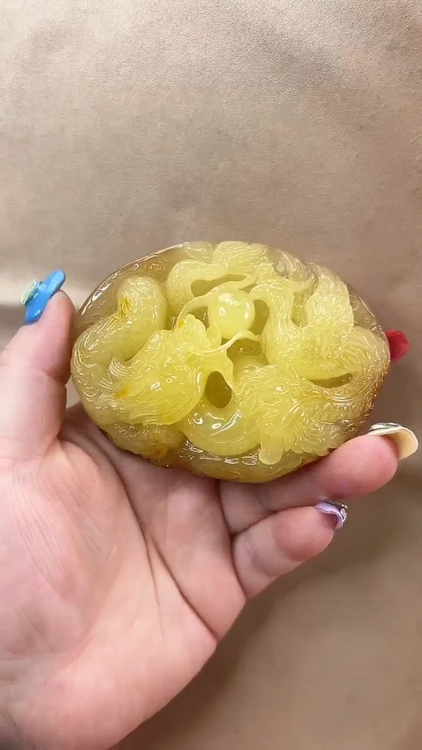 未镶嵌颈饰琥珀吊坠