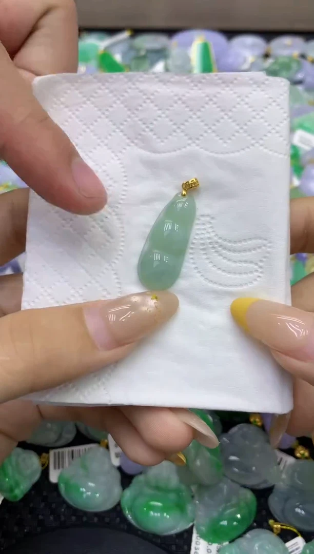 颈饰未镶嵌翡翠天然缅甸翡翠A货