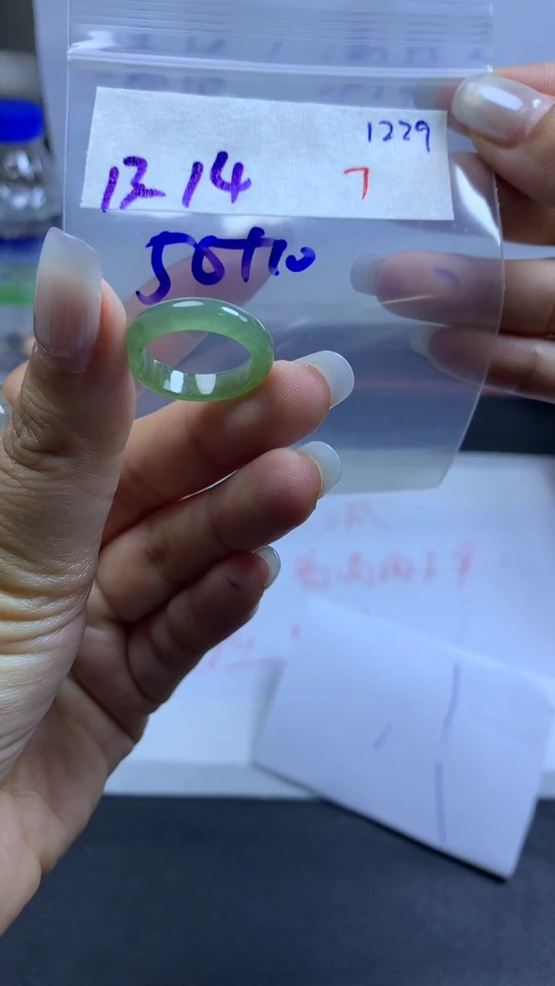 未镶嵌定制翡翠毛货需精细抛光拍一发一