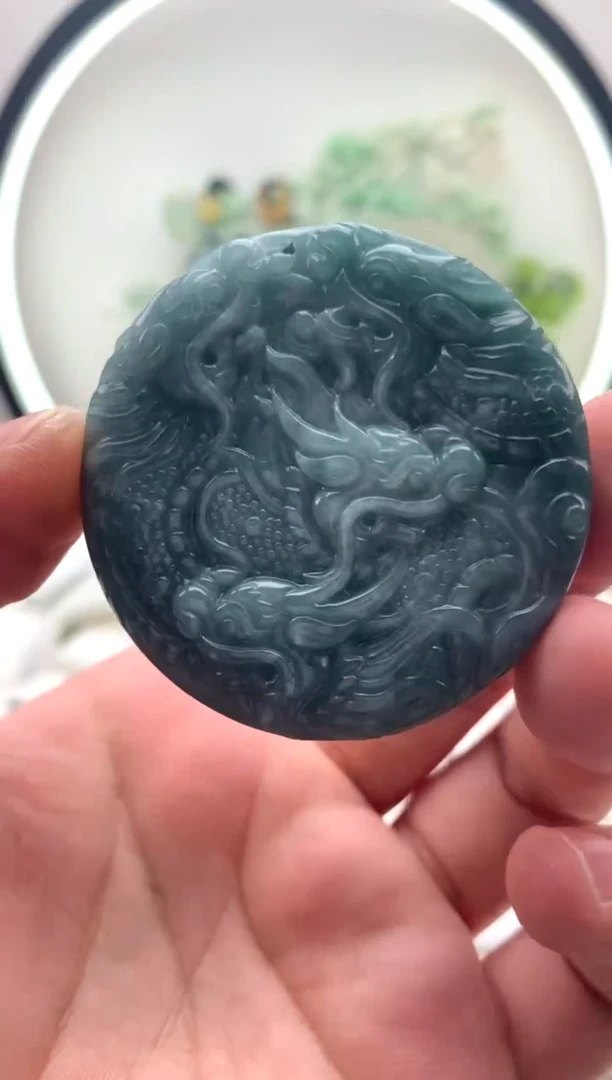 颈饰未镶嵌翡翠九龙牌