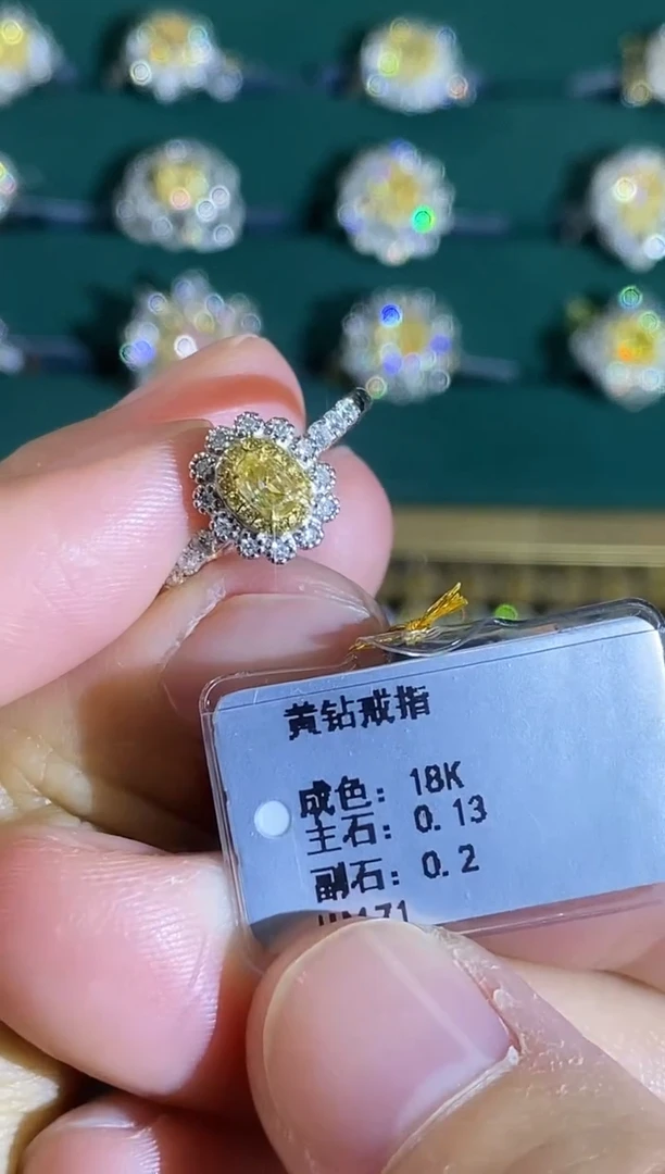 18K金镶嵌戒指钻石戒指