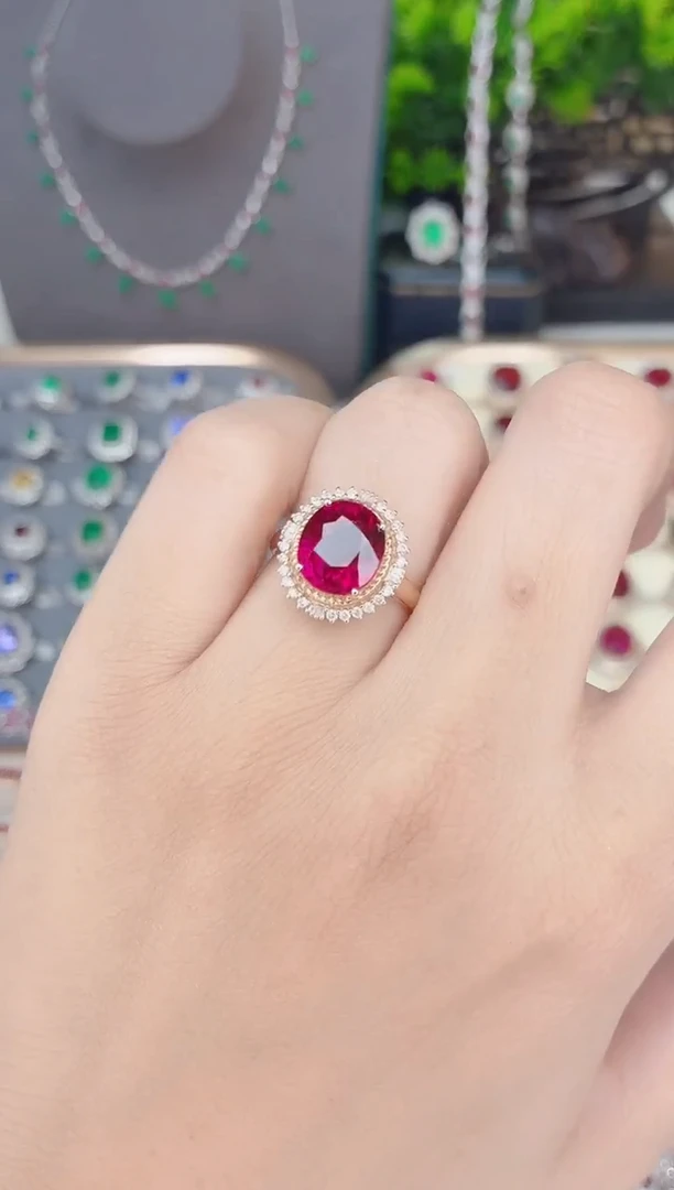 18K金镶嵌碧玺戒指碧玺.