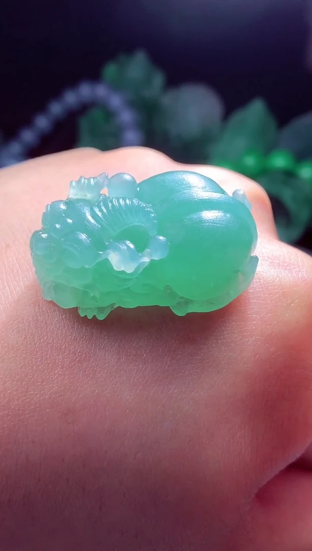 未镶嵌定制翡翠莫*?翡翠毛货定制