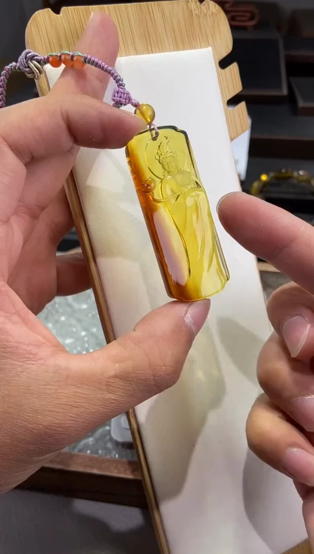 琥珀颈饰未镶嵌双色珀大势至吊坠