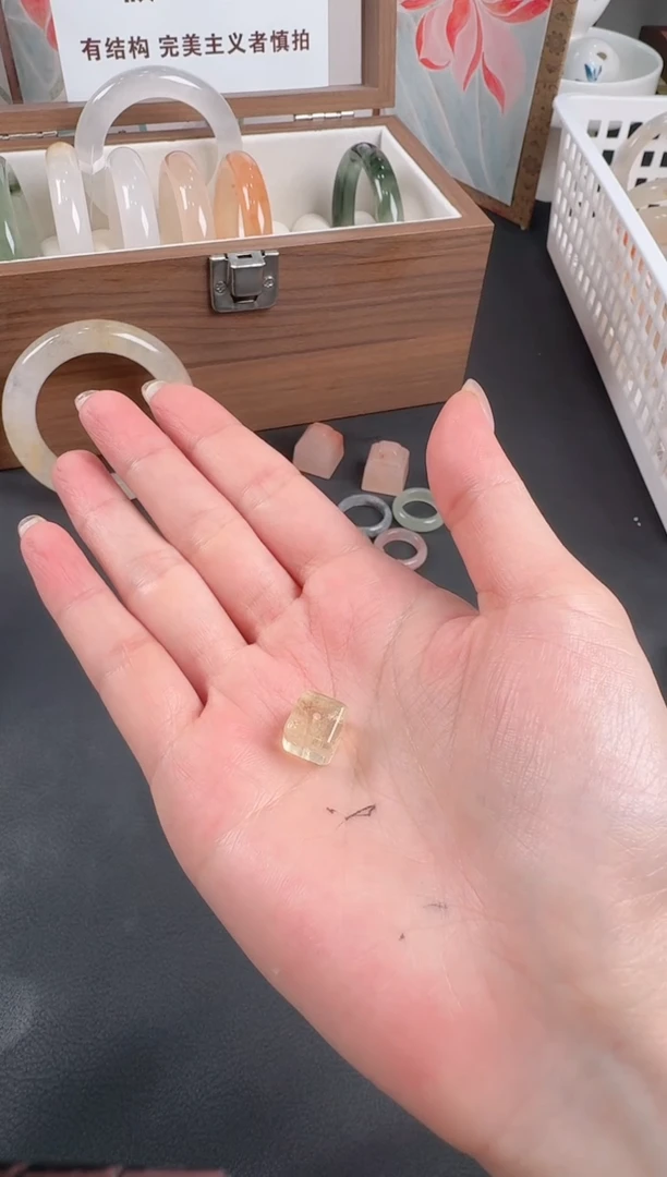 吊坠(不含链)未镶嵌水晶60