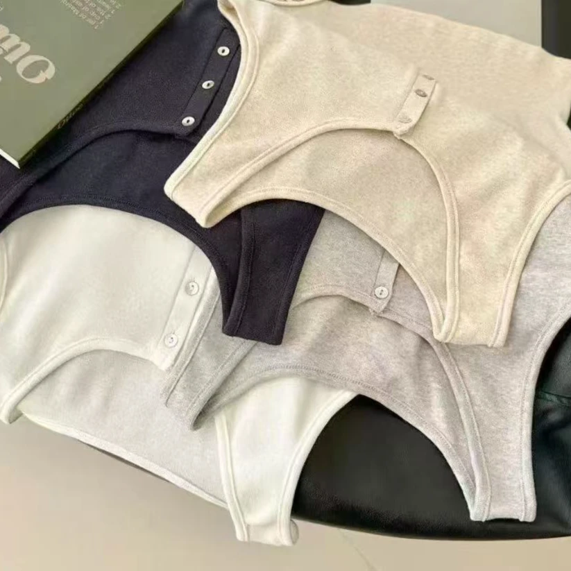 2025年夏季新款三粒扣背心