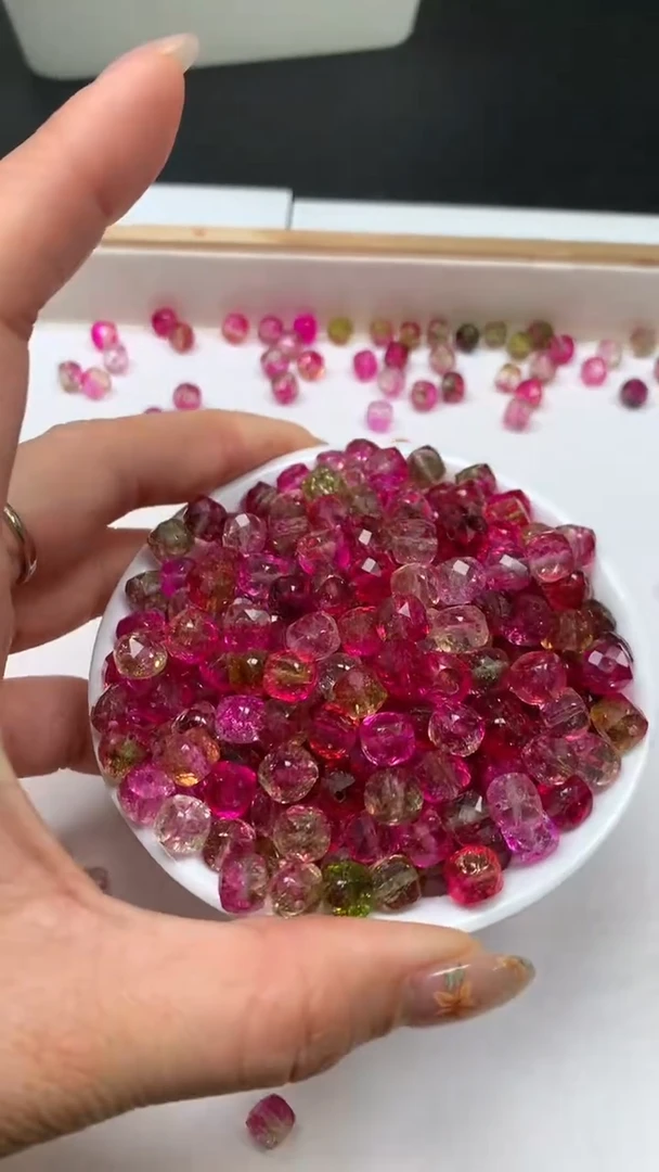 未镶嵌散珠碧玺D450 西瓜碧玺方糖8mm10个6.8元