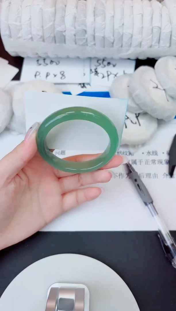 未镶嵌手镯石英质玉114/58