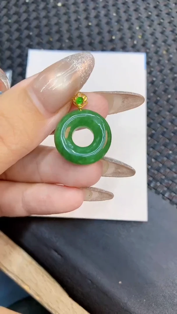 颈饰未镶嵌翡翠多样性发其一