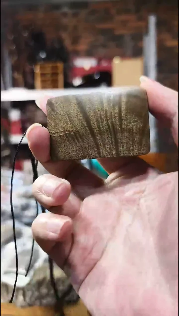 金丝楠无事牌脖挂