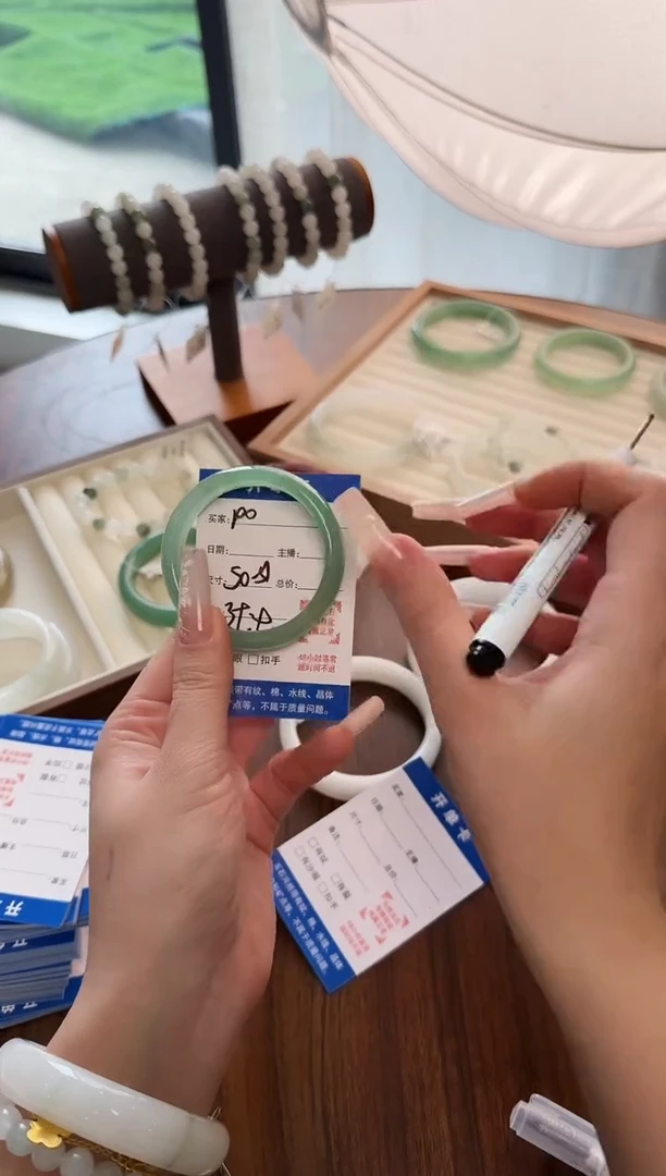 未镶嵌手镯石英质玉100/50/51