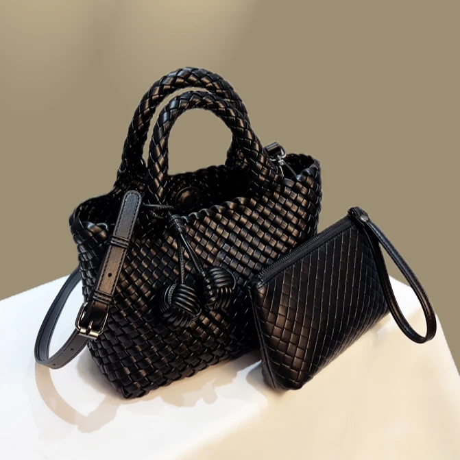 真皮软高级感时尚大容量单肩包手工编织包百搭菜篮子包女士斜挎包