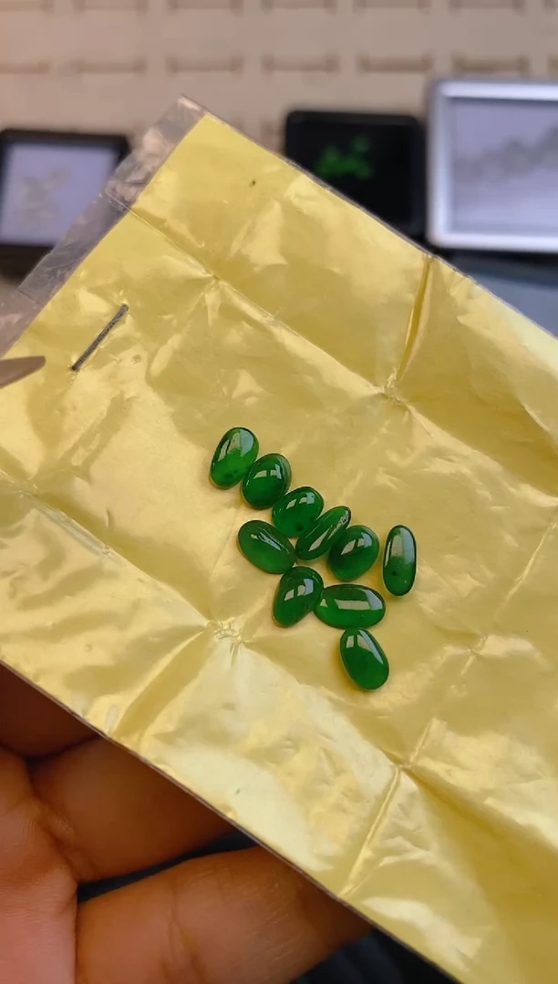 定制翡翠未镶嵌天然翡翠蛋面29