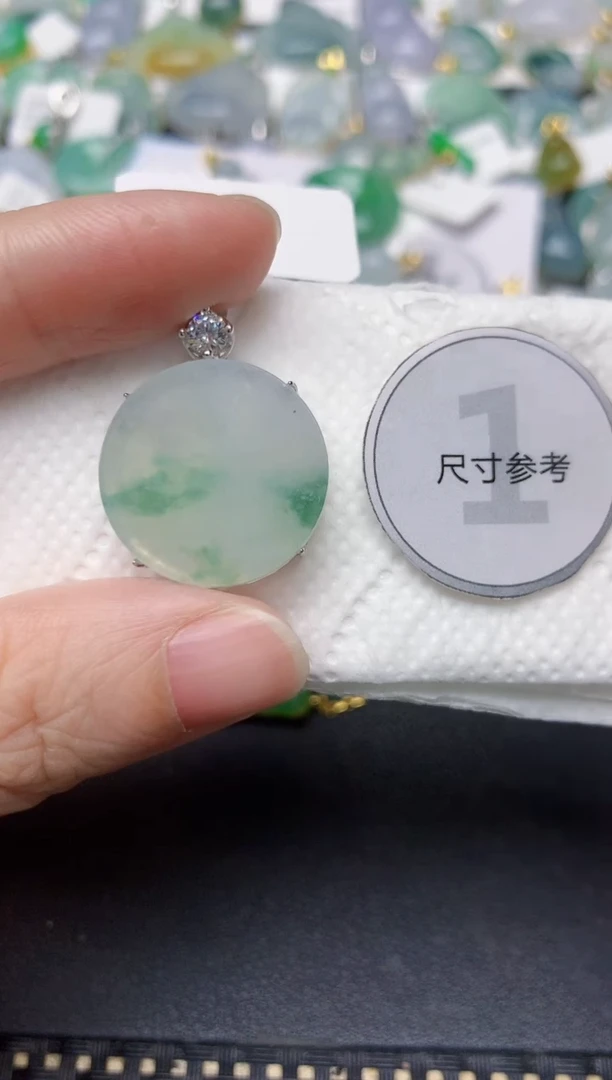 颈饰未镶嵌翡翠天然缅甸A货翡翠