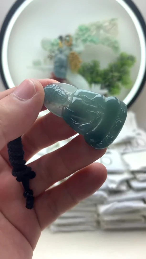 颈饰未镶嵌翡翠小素衣