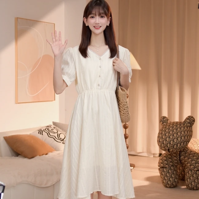 春夏季超显瘦连衣裙水波纹连衣裙新款法式气质花边V领收腰