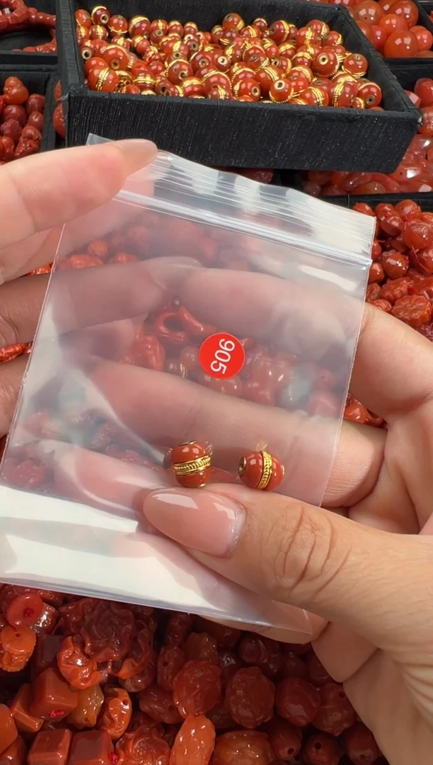南红玛瑙未镶嵌颈饰1