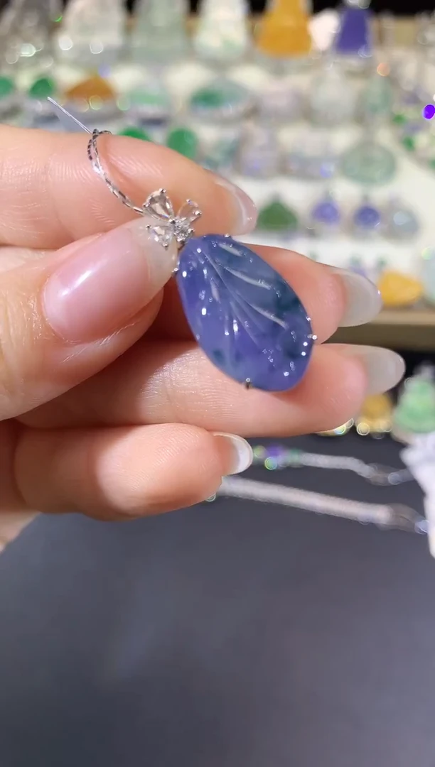 吊坠(不含链)18K金镶嵌翡翠30-叶子