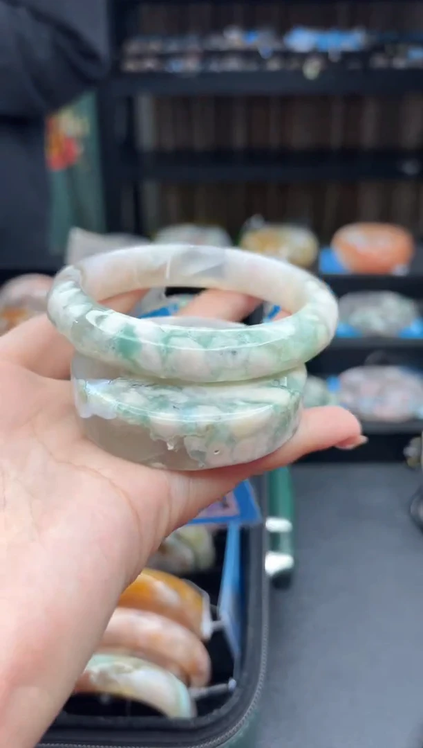 【闪购商品】石英质玉手镯未镶嵌802（60圈赠送镯心）