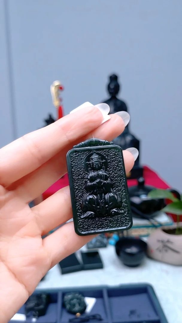 蛇纹石玉合金颈饰泰山玉