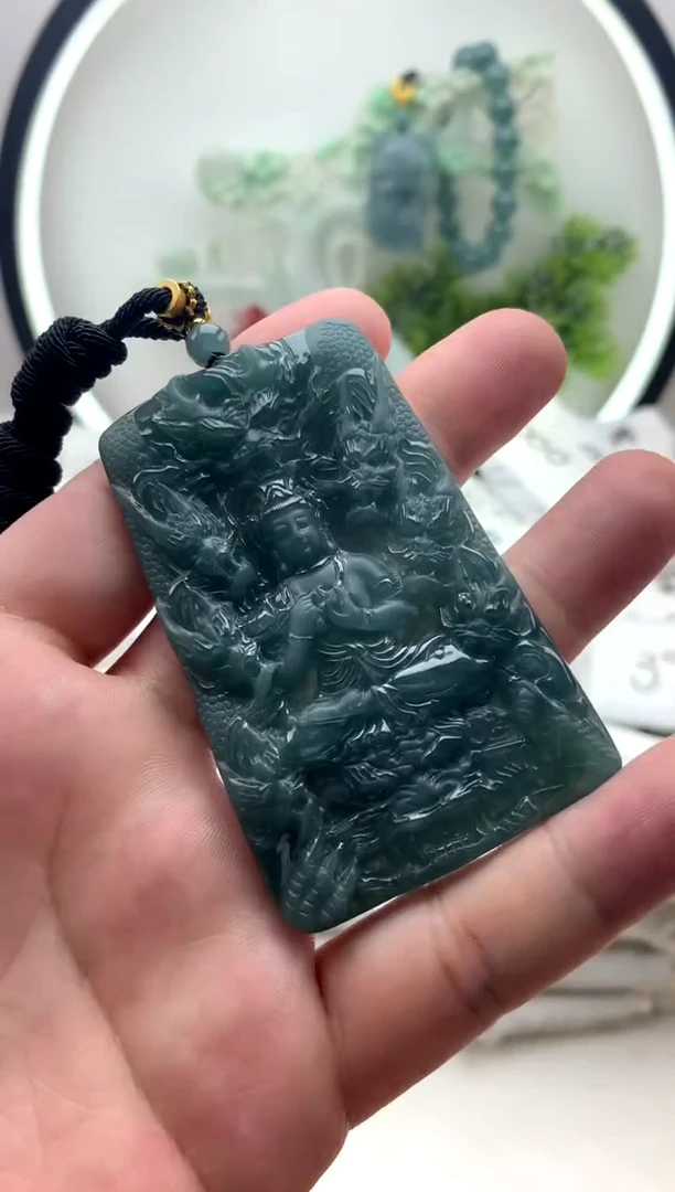 翡翠未镶嵌颈饰大势至
