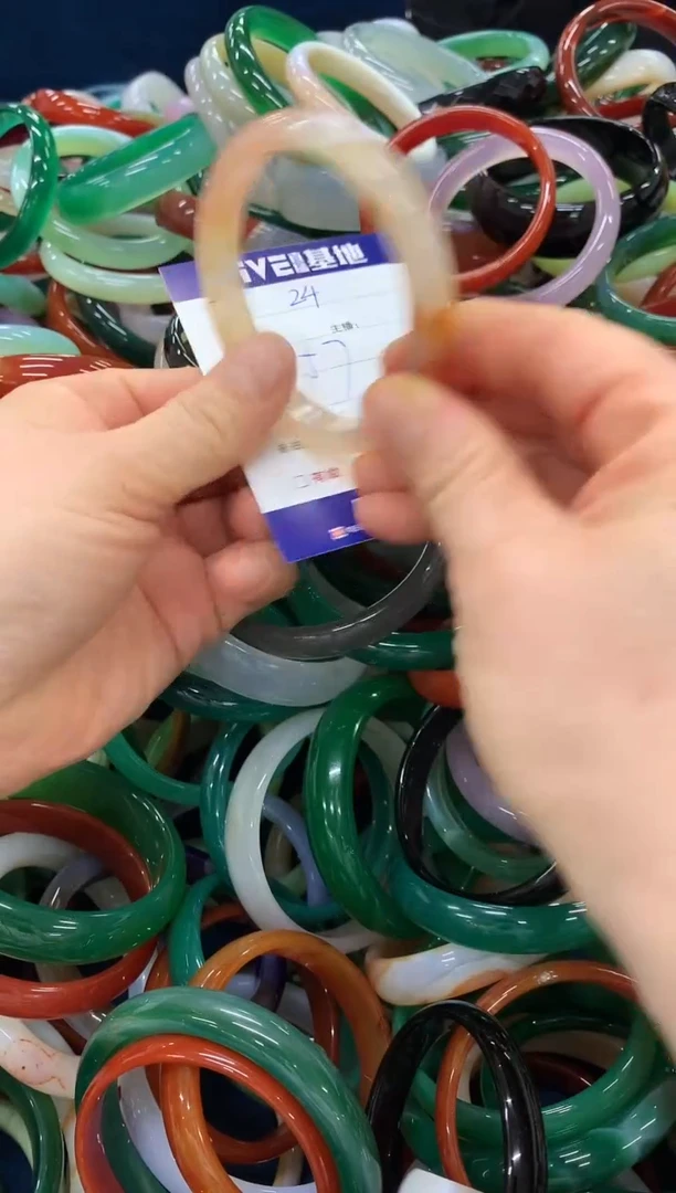 手镯玛瑙/玉髓未镶嵌24