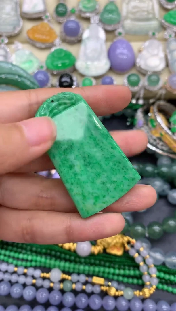 翡翠未镶嵌颈饰186-中国好珍宝