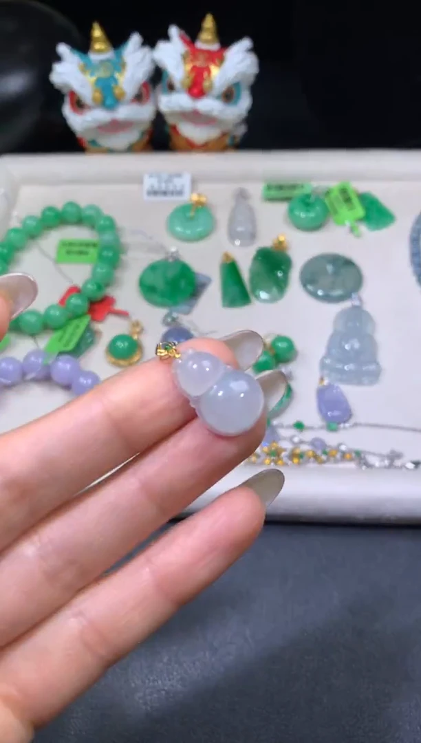 吊坠(不含链)18K金镶嵌翡翠翡翠