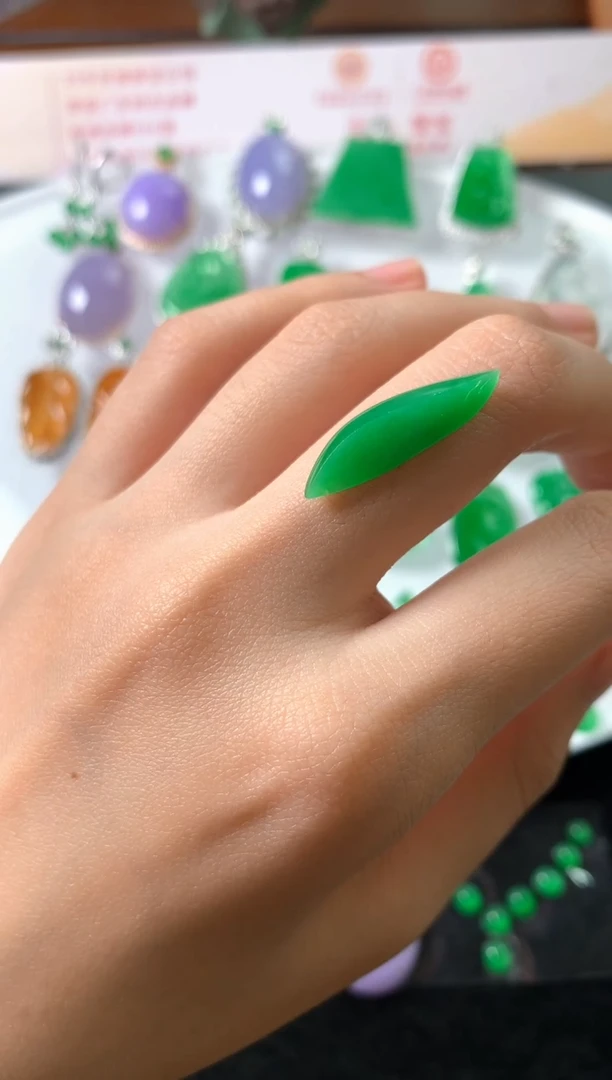 未镶嵌定制翡翠裸石（镶嵌定制）