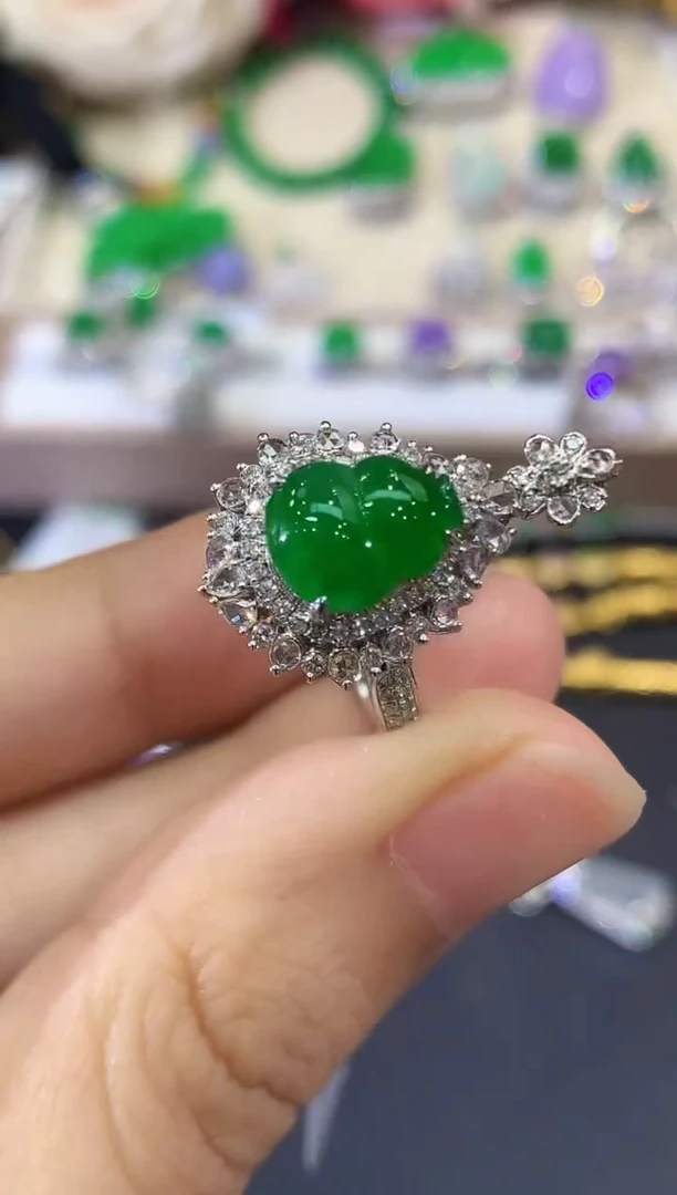 18K金镶嵌戒指翡翠B196