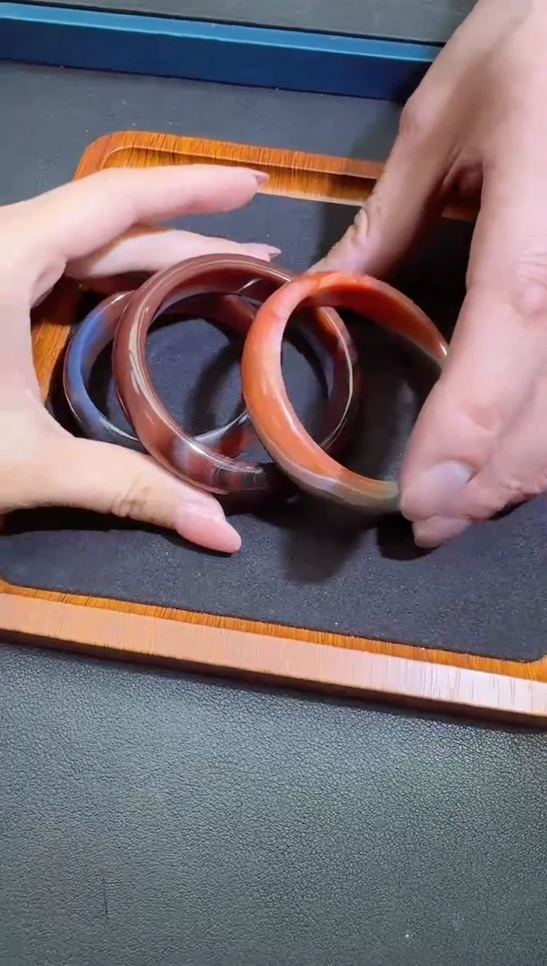 【闪购商品】玛瑙/玉髓手镯未镶嵌玛瑙手镯