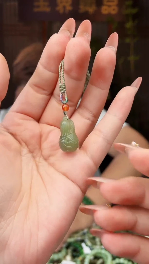 和田玉未镶嵌颈饰拍一发一