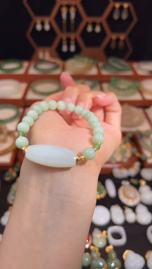 18K金镶嵌手链和田玉精品