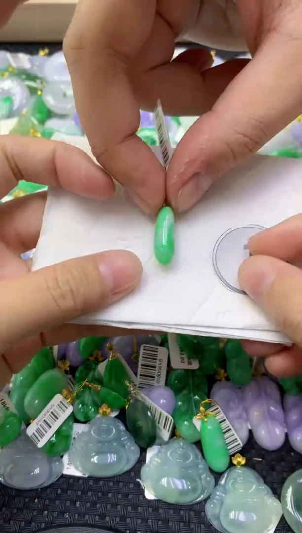 颈饰未镶嵌翡翠天然缅甸翡翠A货