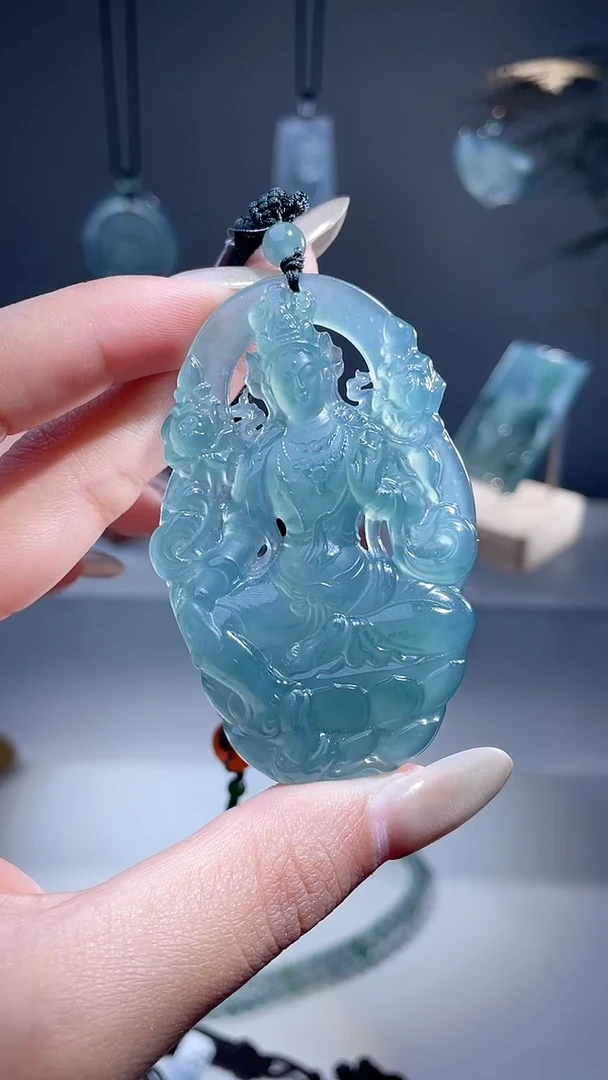 颈饰未镶嵌翡翠度母