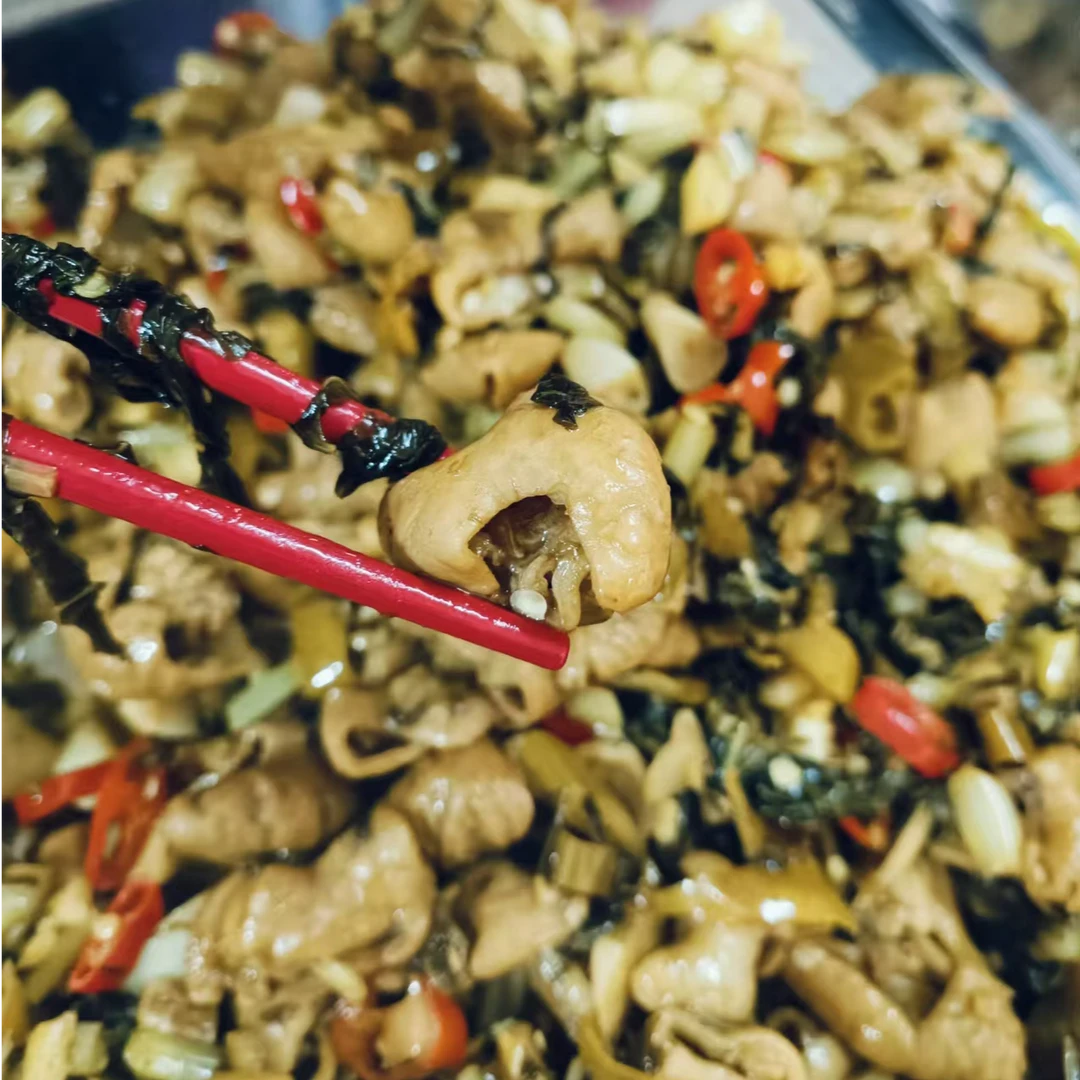 宿松本县销售现炒现卖农家土灶加工炒熟猪大肠酸辣猪肠下饭菜500g