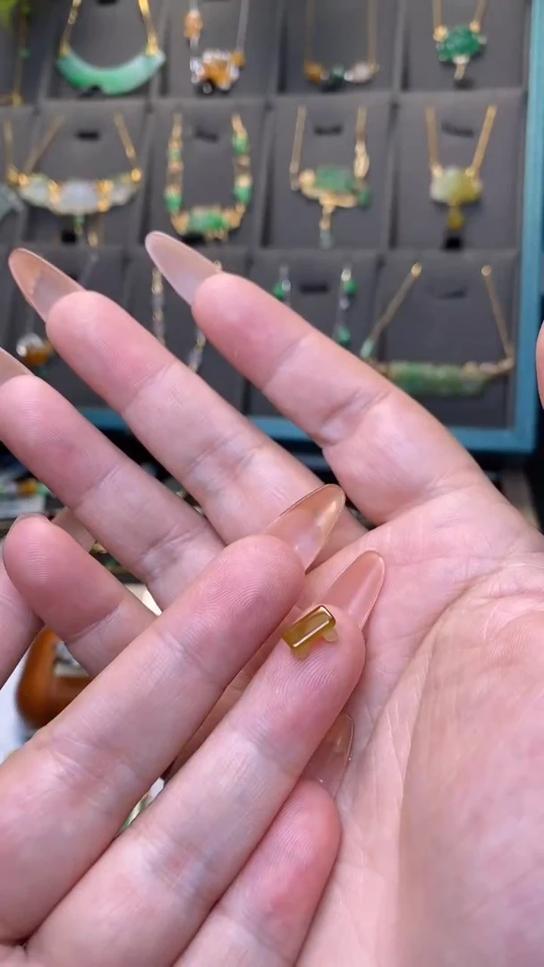 颈饰未镶嵌翡翠净货33756