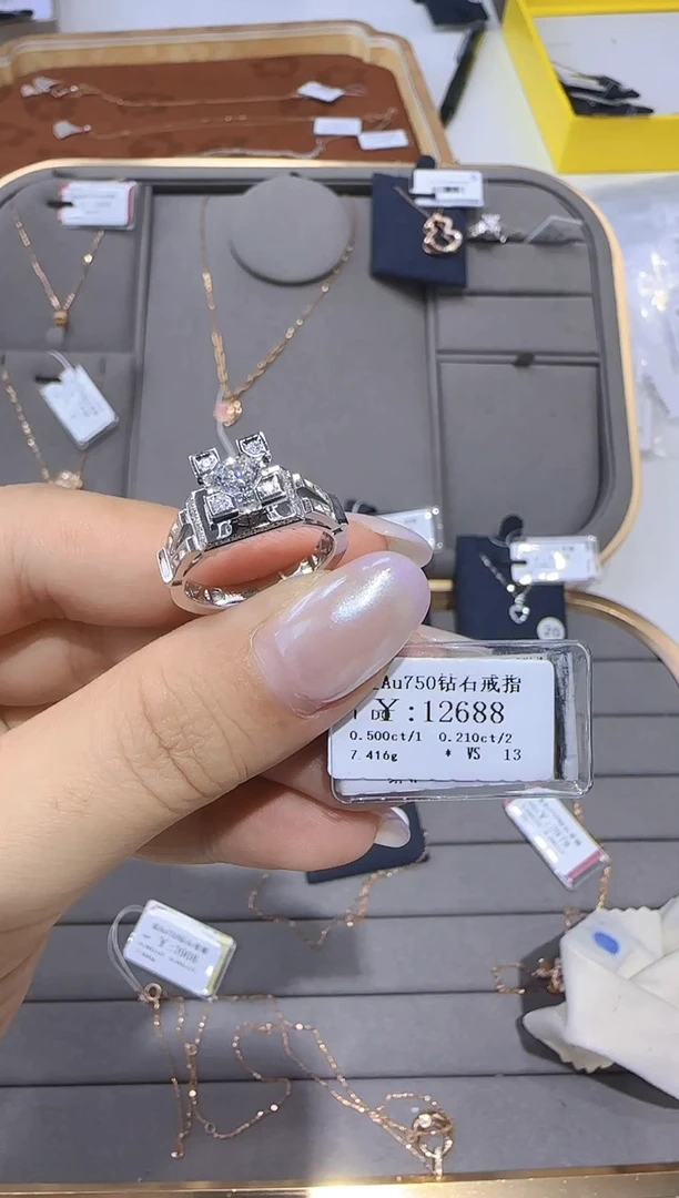 18K金镶嵌戒指/指环钻石18K金戒指10530