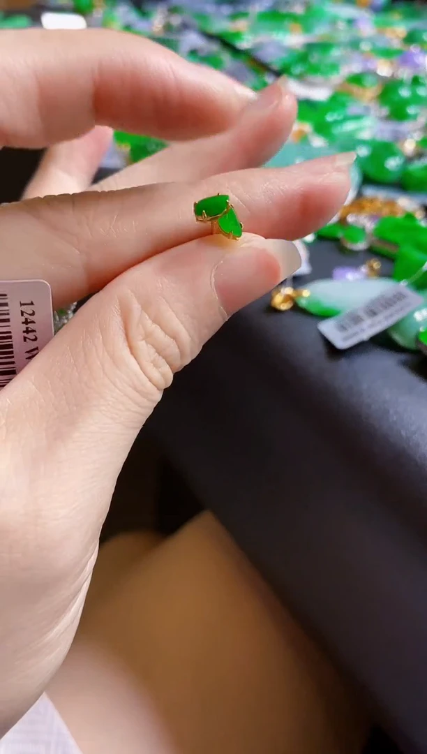 定制翡翠18K金镶嵌耳钉