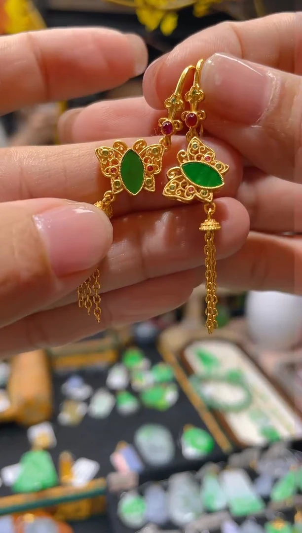 【闪购商品】翡翠颈饰未镶嵌假一赔三