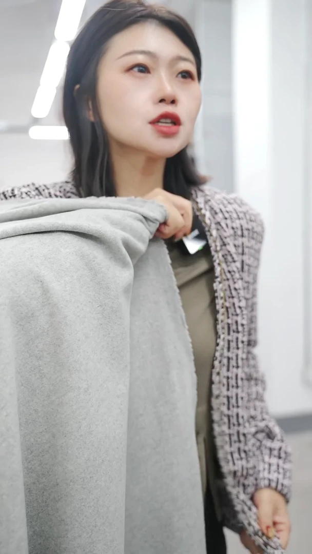 羊毛1.5米羊毛交织面料浅灰色毛呢外套大衣布料 幅宽150CM 625G/M