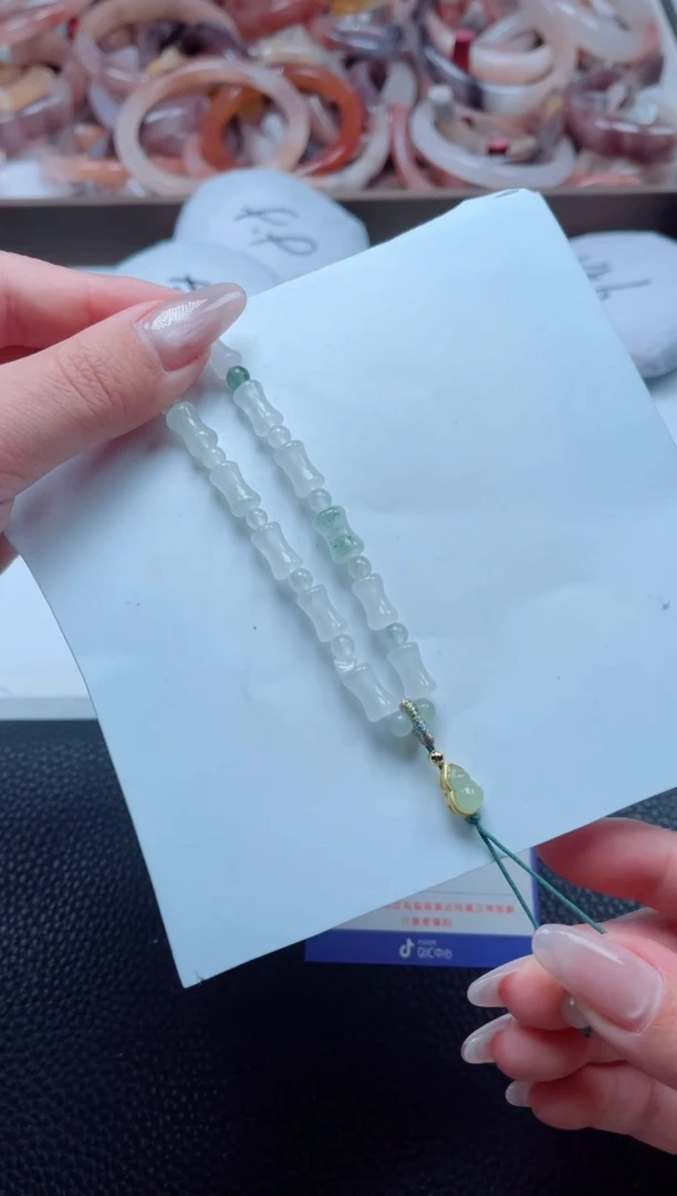 【闪购商品】石英质玉手镯未镶嵌竹节手串