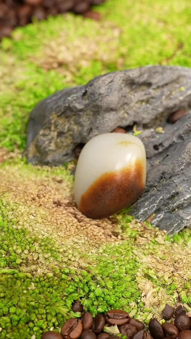 吊坠(不含链)未镶嵌和田玉31.6克和田玉原石