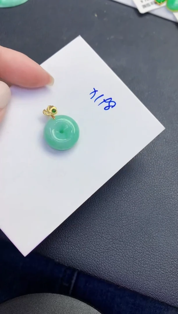 颈饰未镶嵌翡翠缅甸天然翡翠A货