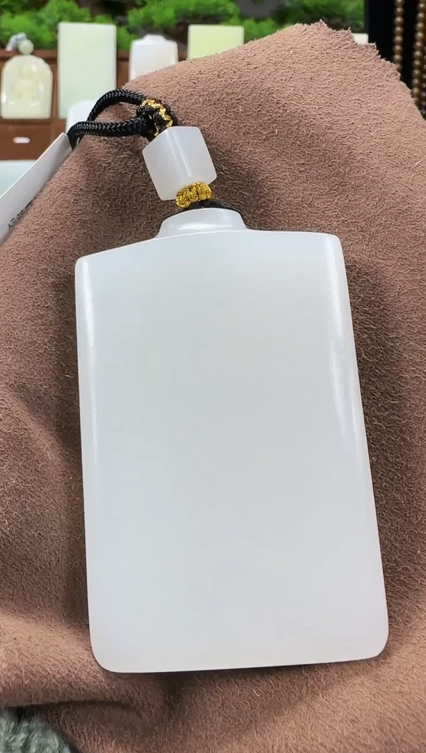 吊坠(赠链)未镶嵌和田玉HL80无事牌多样性发货发其一