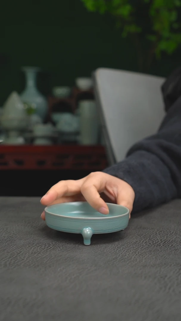 小三足笔洗  10  微瑕简包-二