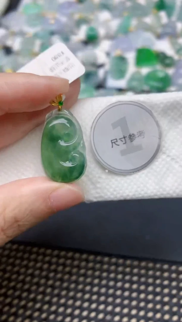 颈饰18K金镶嵌翡翠天然缅甸A货翡翠