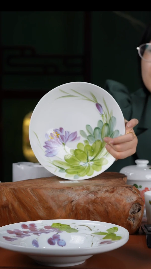 摆件景德镇高温釉中彩深盘直径20高5