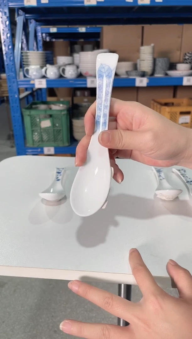 陶瓷2支淡彩绣球花勺子